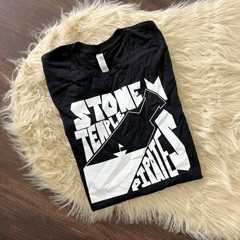 NWOT black Stone Temple Pilots graphic t-shirt Band Tee Size S